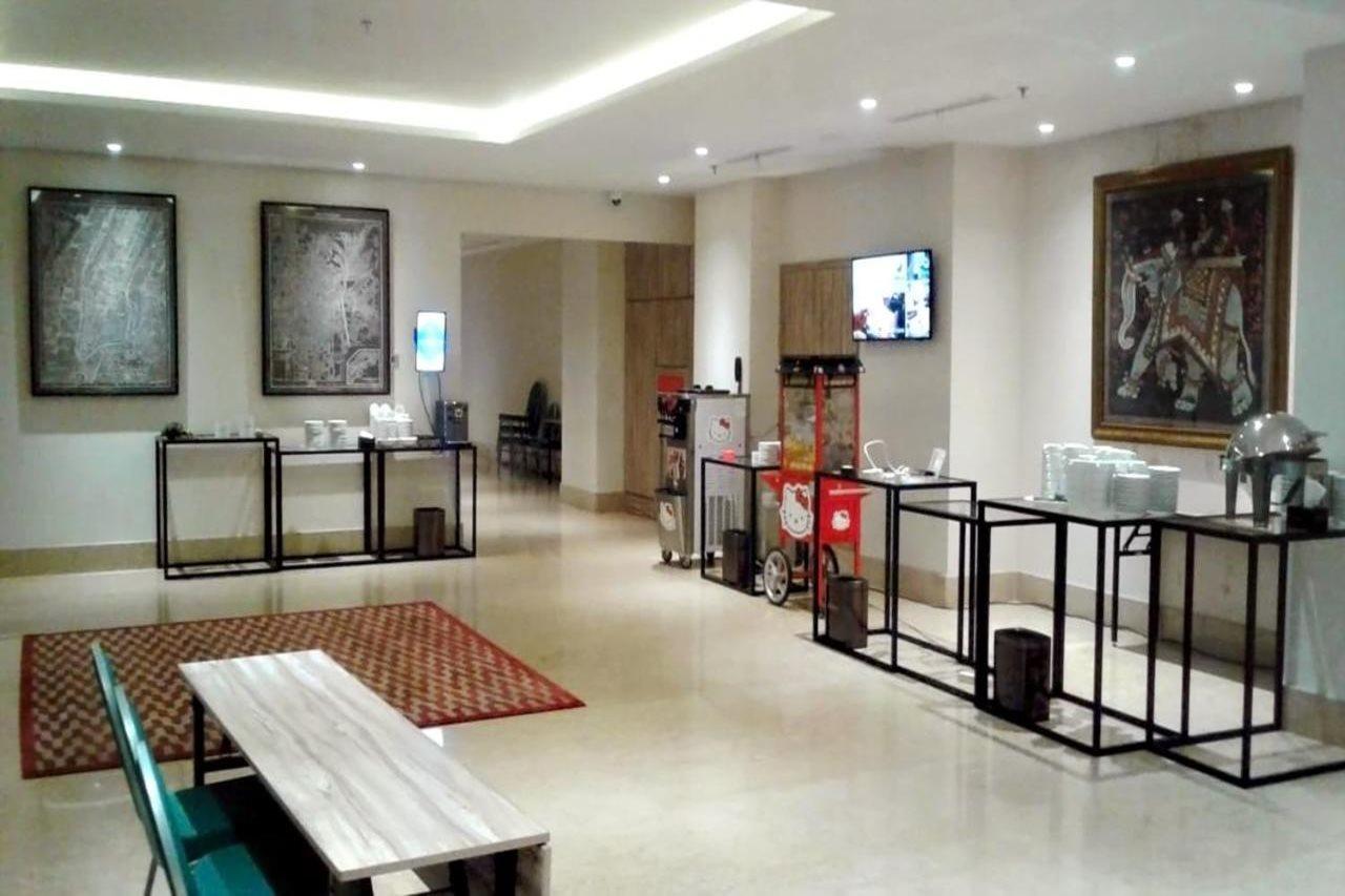 Erian Hotel Джакарта Экстерьер фото